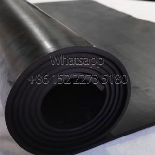 Natural rubber roll